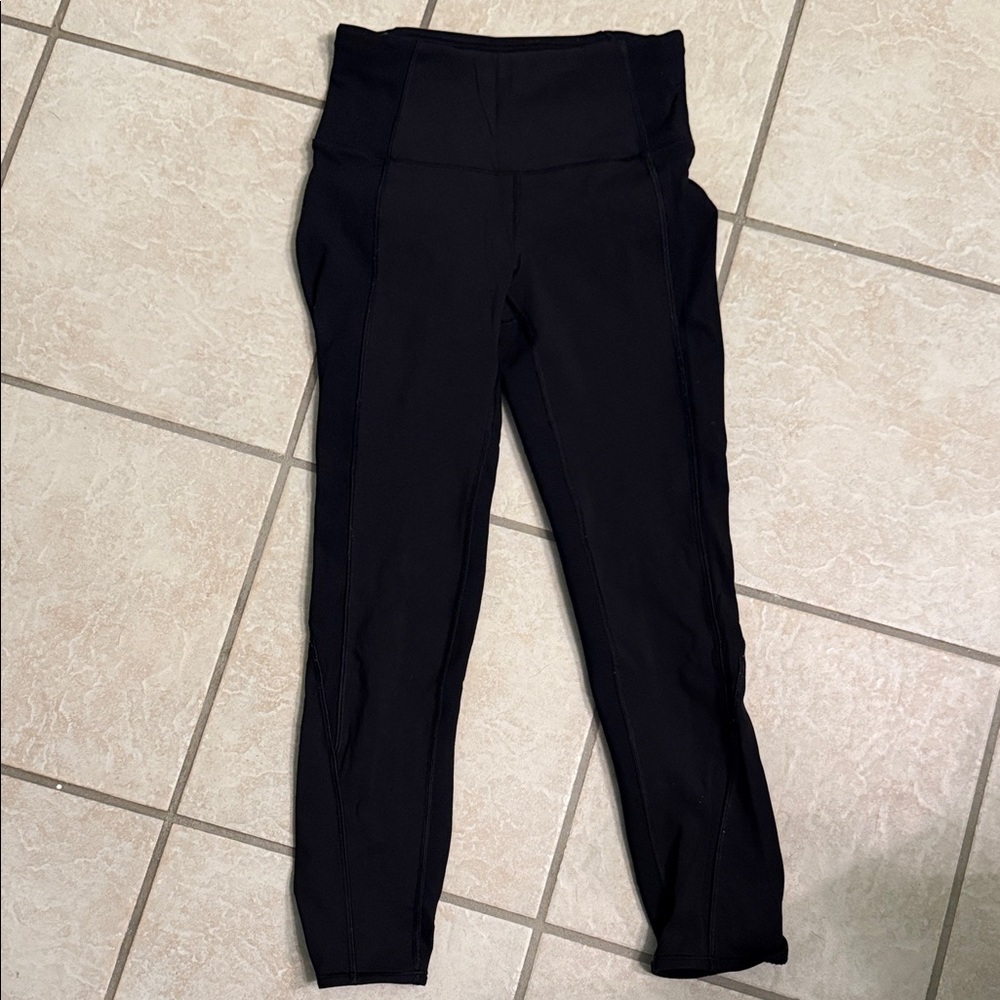 Lulu lemon Black capri Leggings